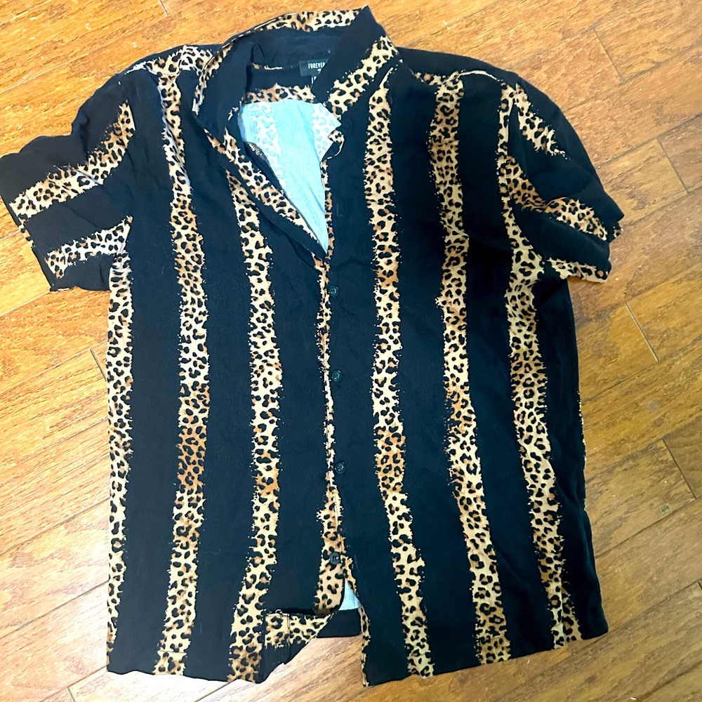 Leopard striped men’s button up